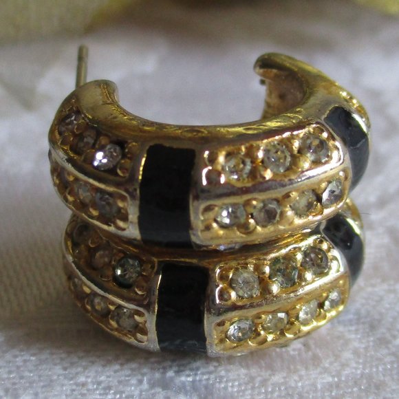 🖤🖤 CRYSTAL BLACK LACQUAR PIERCED EARRINGS – VINTAGE 🖤🖤 - Picture 5 of 12